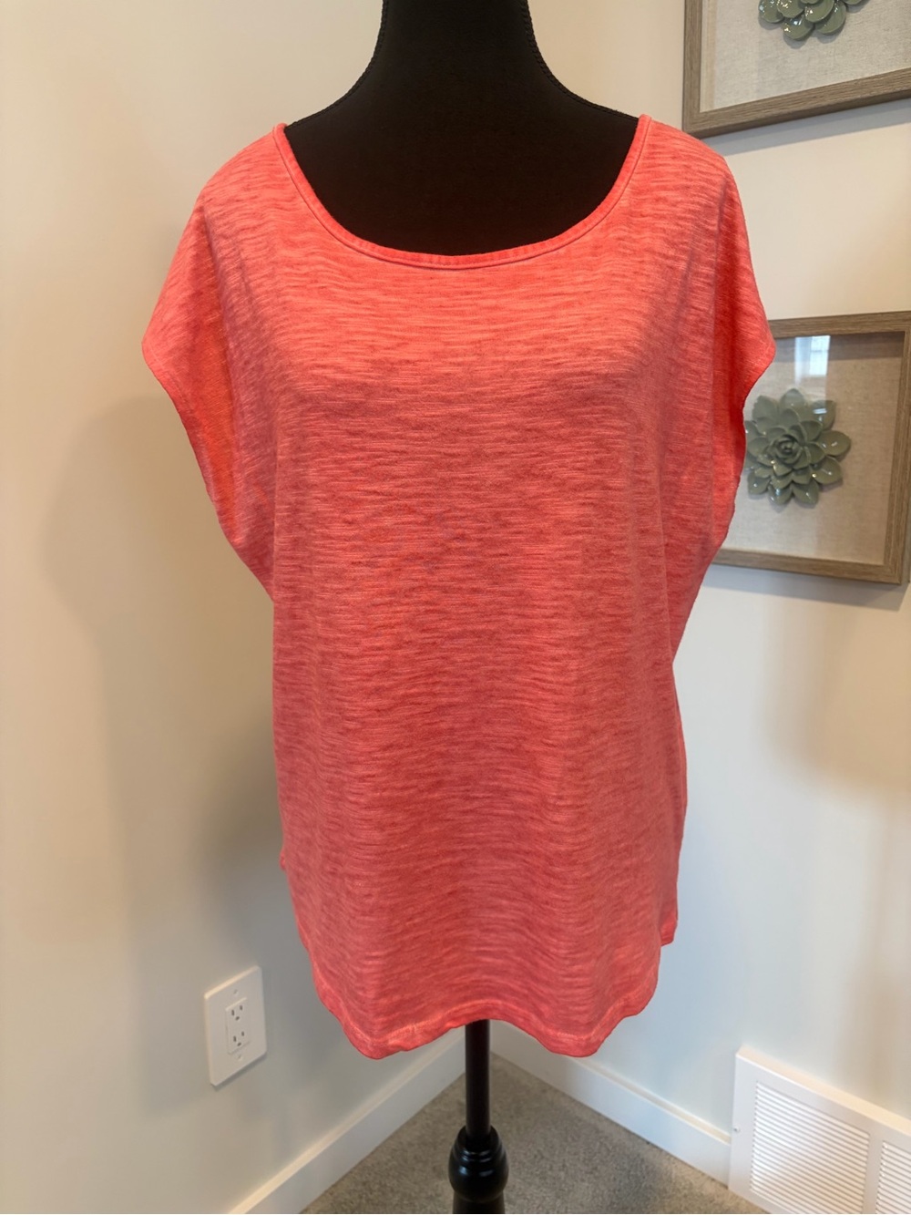 Bootlegger Kismet Coral Scoop Neck Crochet Back Dolman Sleeve Top EUC